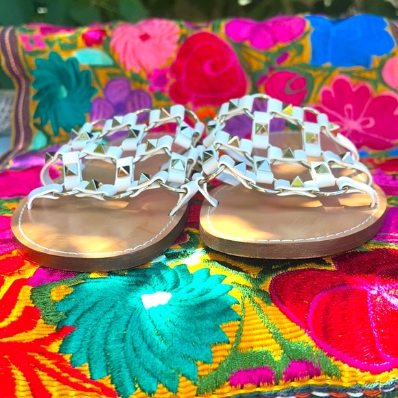 Valentino Garavani White / Gold Rock Stud Slide Sandals with Box & Dust Bag - Picture 5 of 13